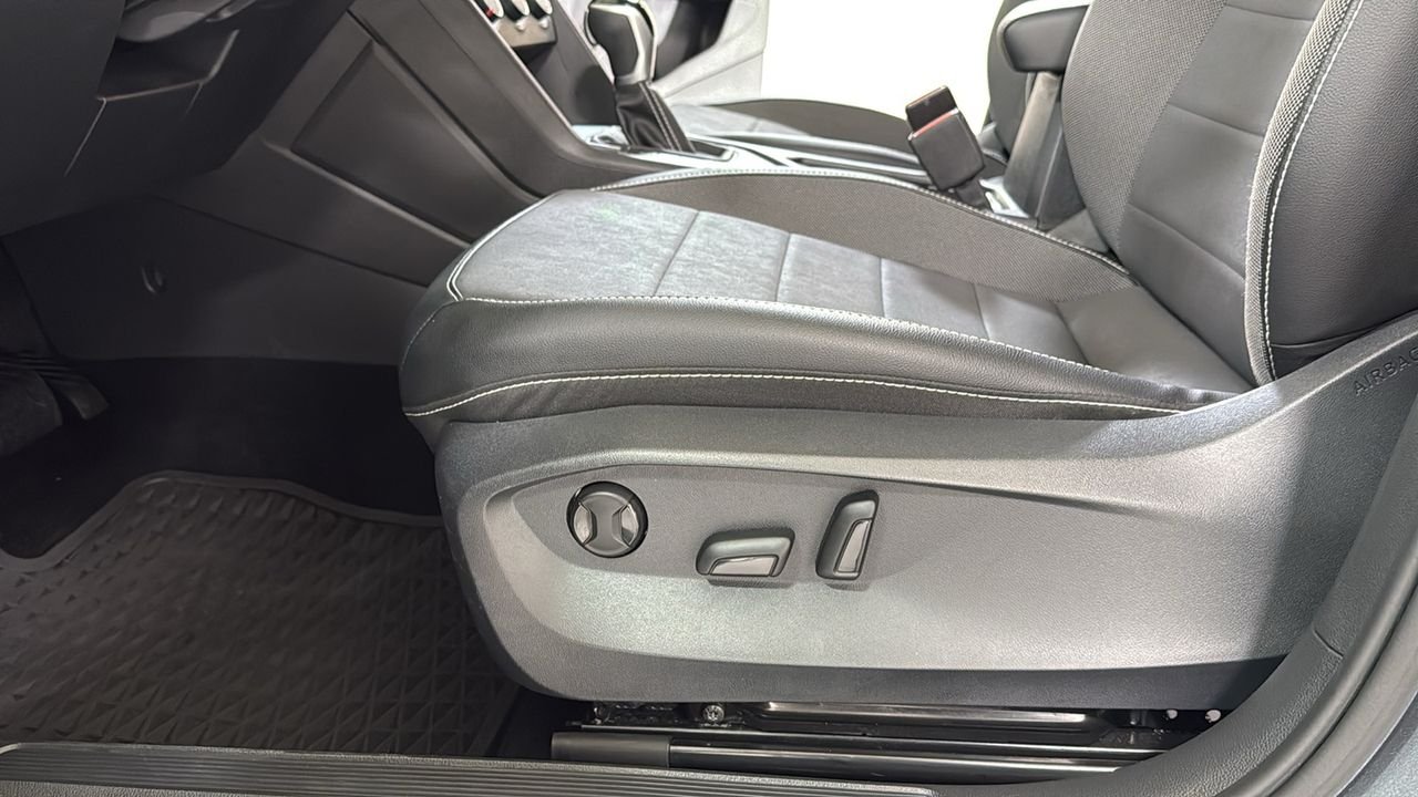 Used 2022  Volkswagen 1.5T SE image 14