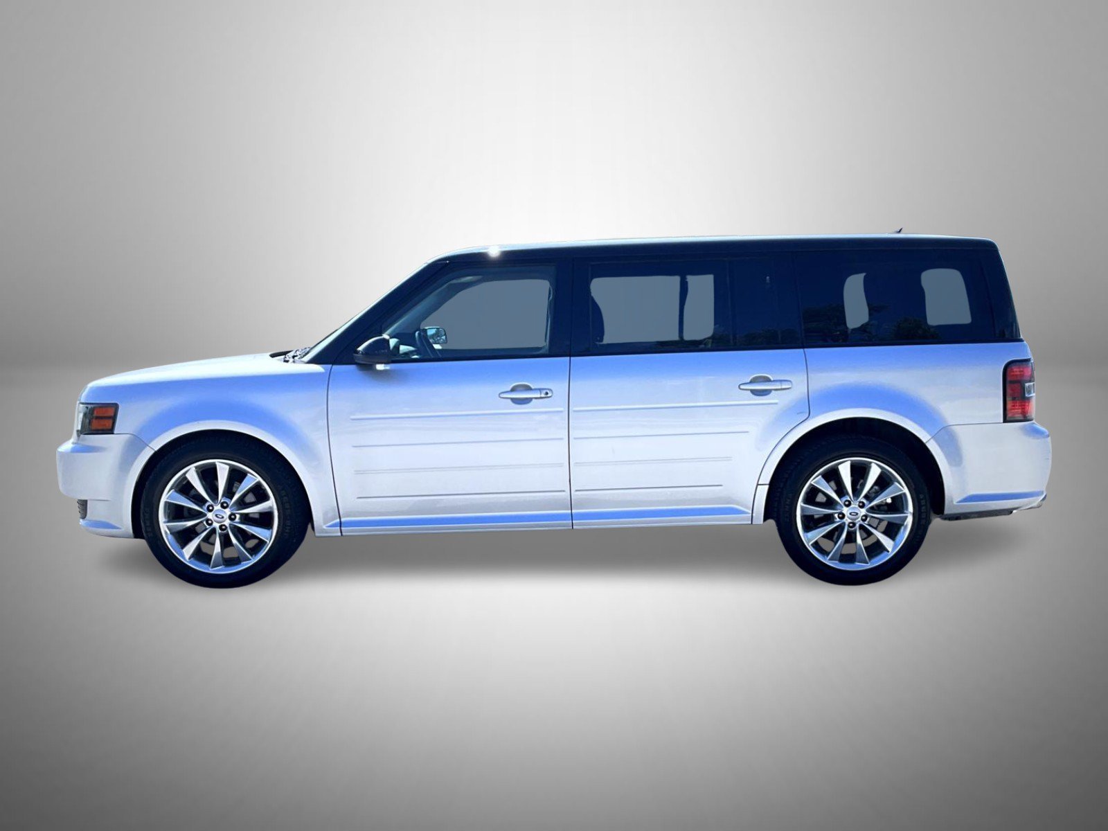 Used 2012 Silver Ford Titanium image 8