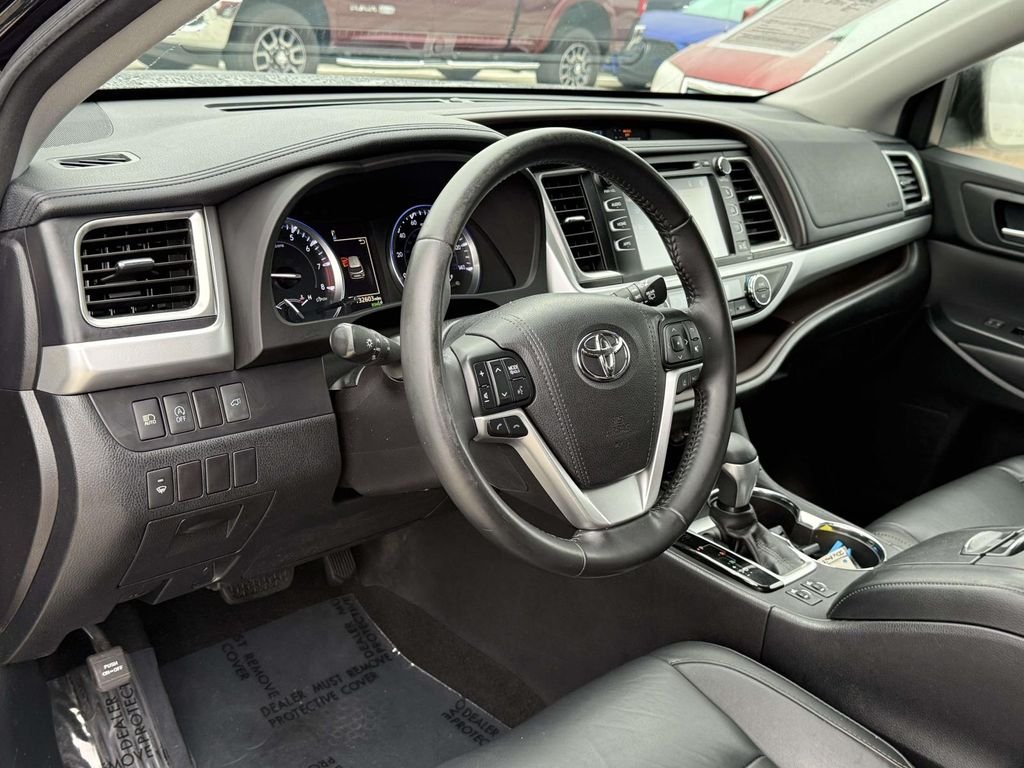 Used 2017 Black Toyota XLE image 2