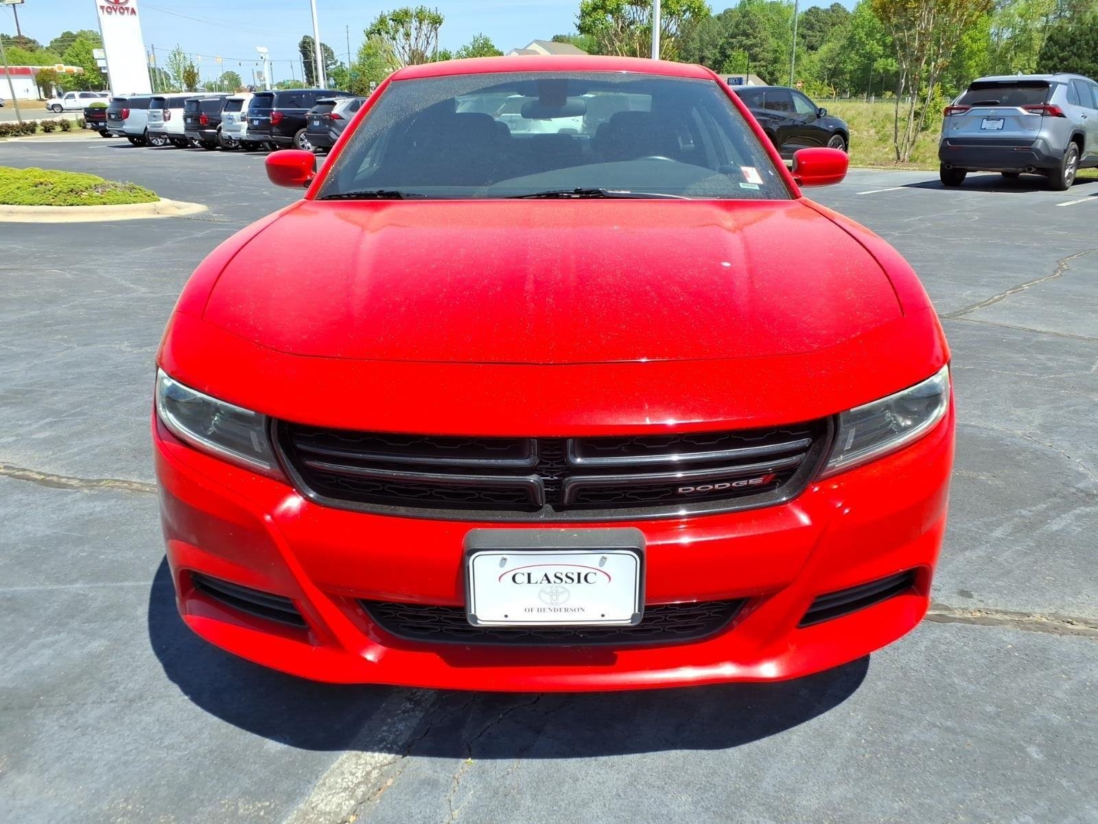 Used 2022 Torred Clearcoat Dodge SXT image 8