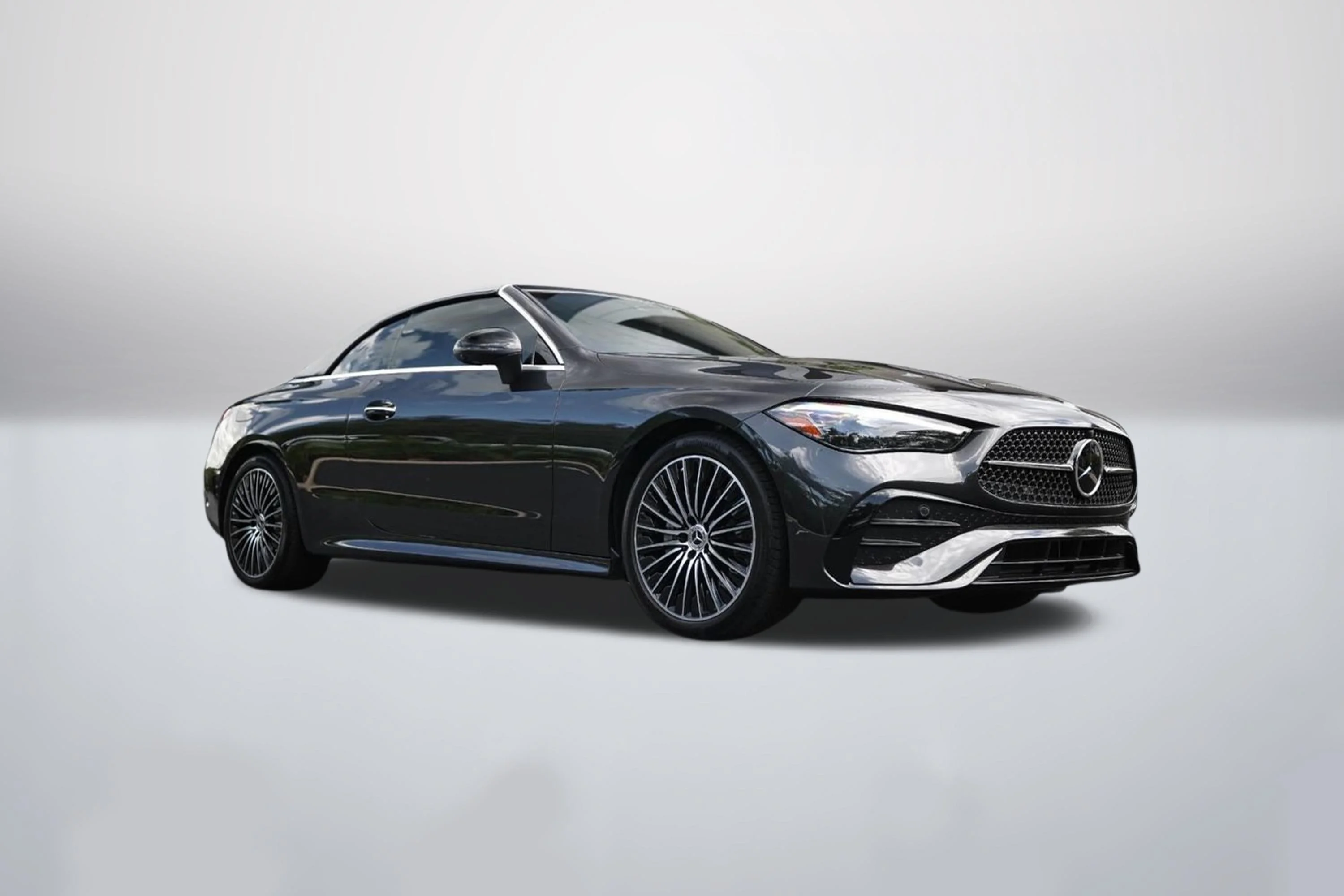 Used 2026 Graphite Gray Metallic Mercedes-Benz CLE 300 image 1
