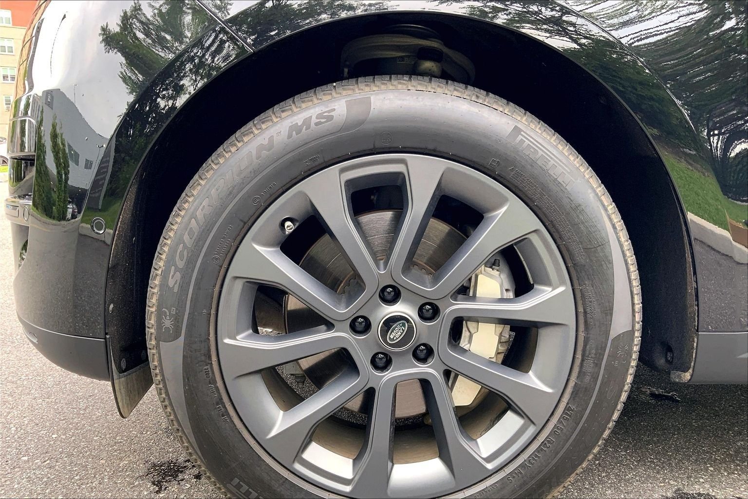 Certified Used 2025 Santorini Black Metallic Land Rover SE image 10