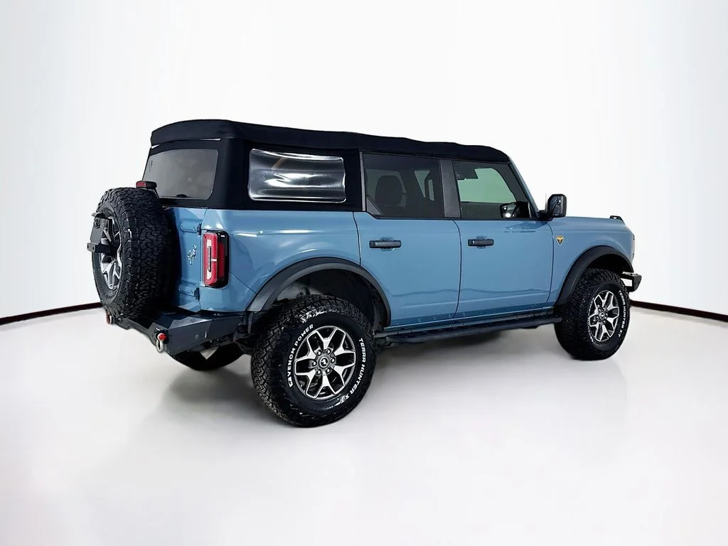 Used 2022 Gray Ford Badlands image 7