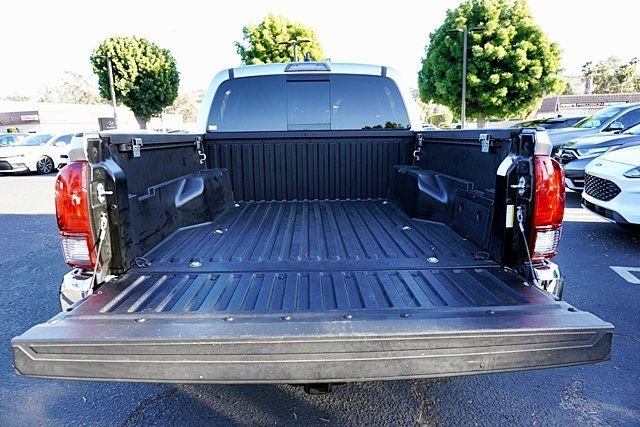 Used 2022 Silver Toyota SR5 image 13