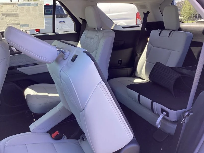 New 2026 White Ford Platinum image 24