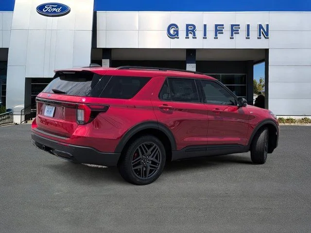New 2026 Rapid Red Metallic Tinted Clearcoat Ford ST-Line image 4