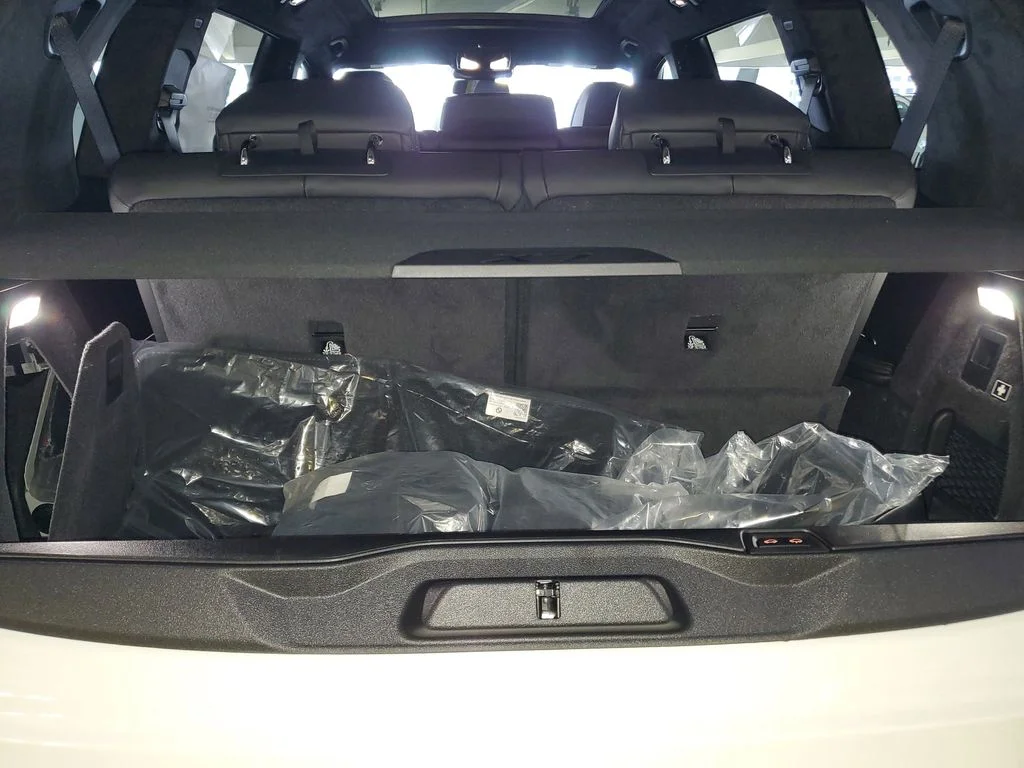 New 2027 White BMW xDrive40i image 7