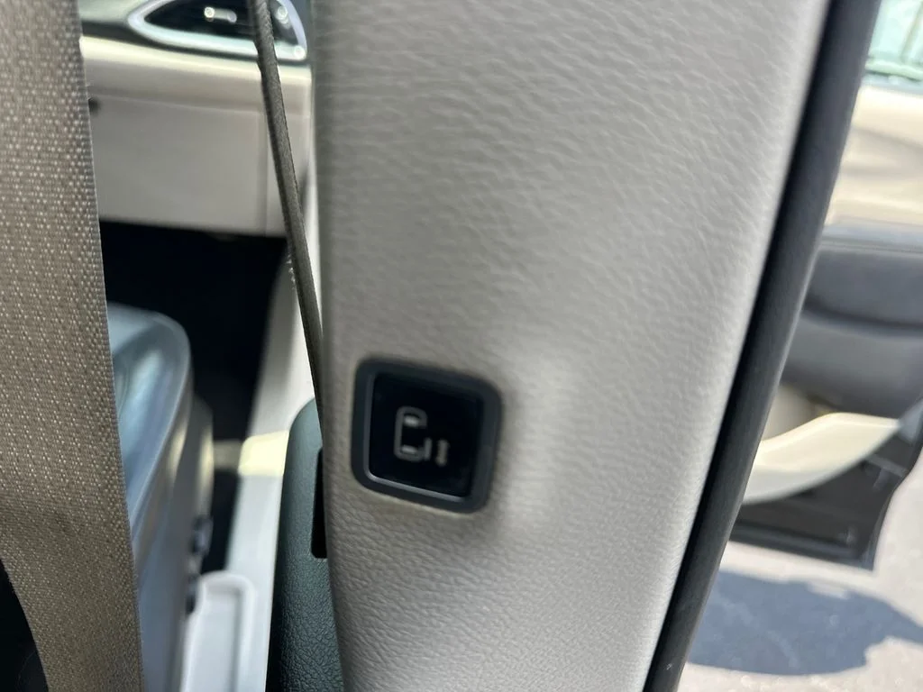 Used 2019 Black Chrysler Limited image 16