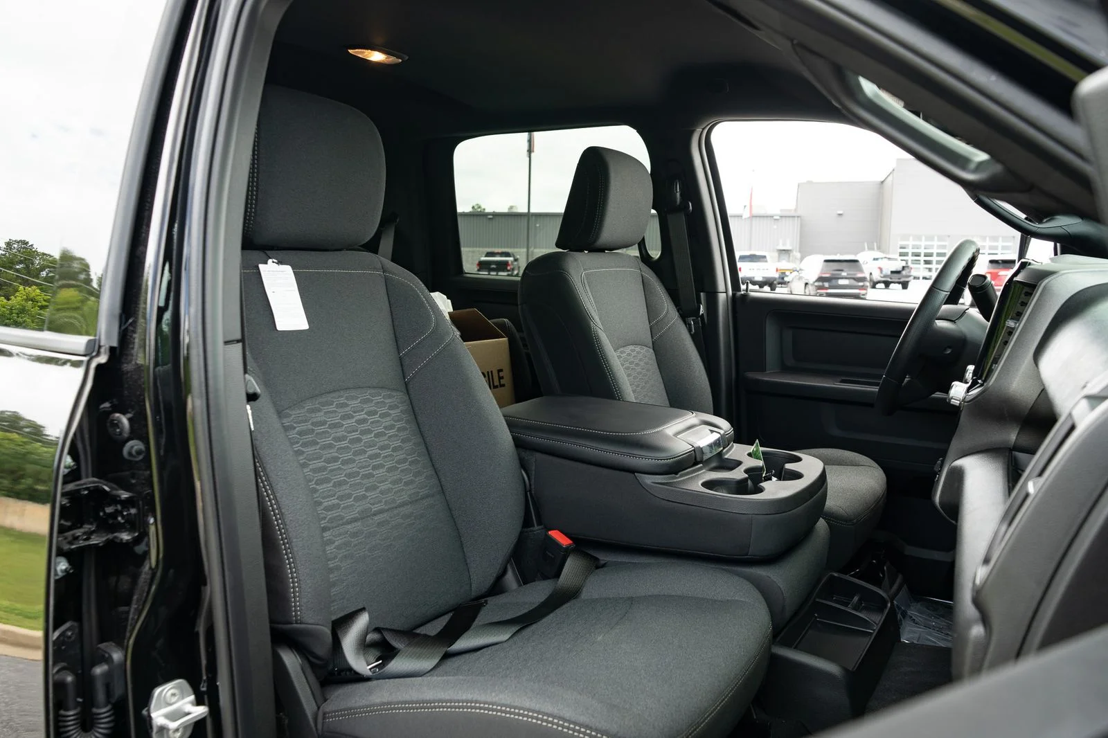 New 2026 Diamond Black Crystal Pearl-Coat Exterior Paint RAM  image 22