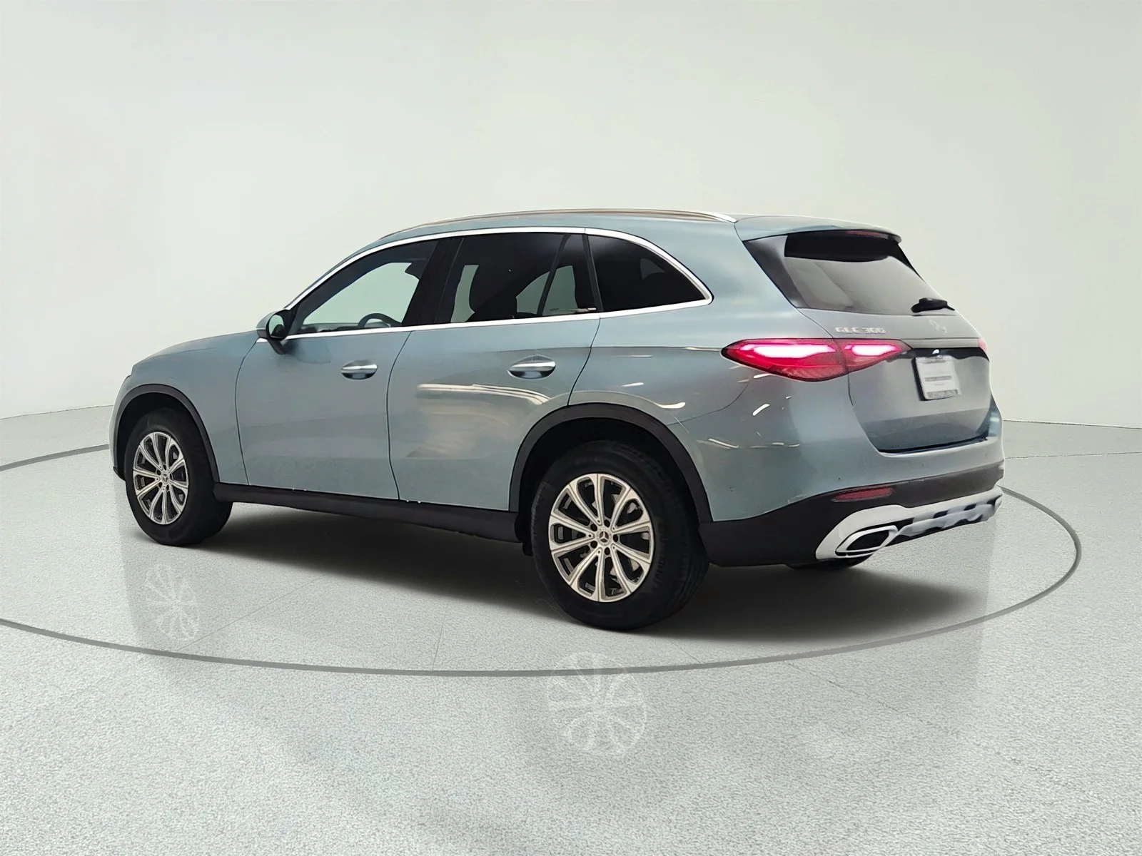 Used 2026 Verde Silver Metallic Mercedes-Benz GLC 300 SUV image 7