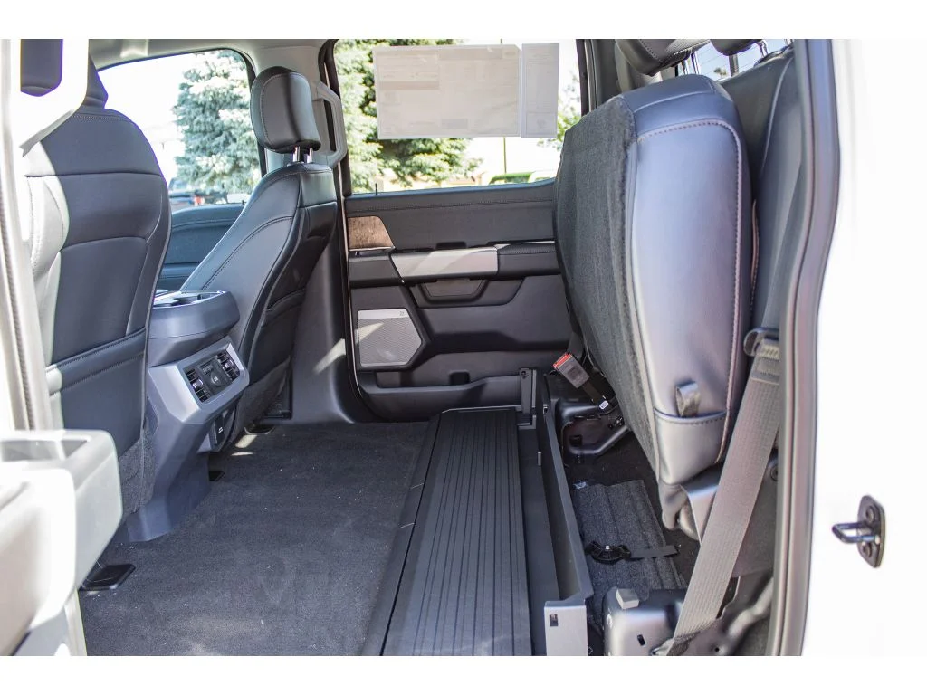 New 2026 Star White Metallic Tri-Coat Ford LARIAT image 24