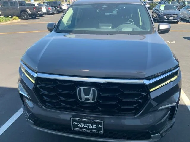 Used 2025 Gray Honda Elite image 1
