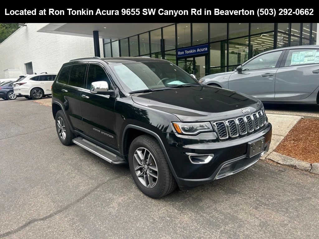 Used 2017 Diamond Black Crystal Pearlcoat Jeep Limited image 1