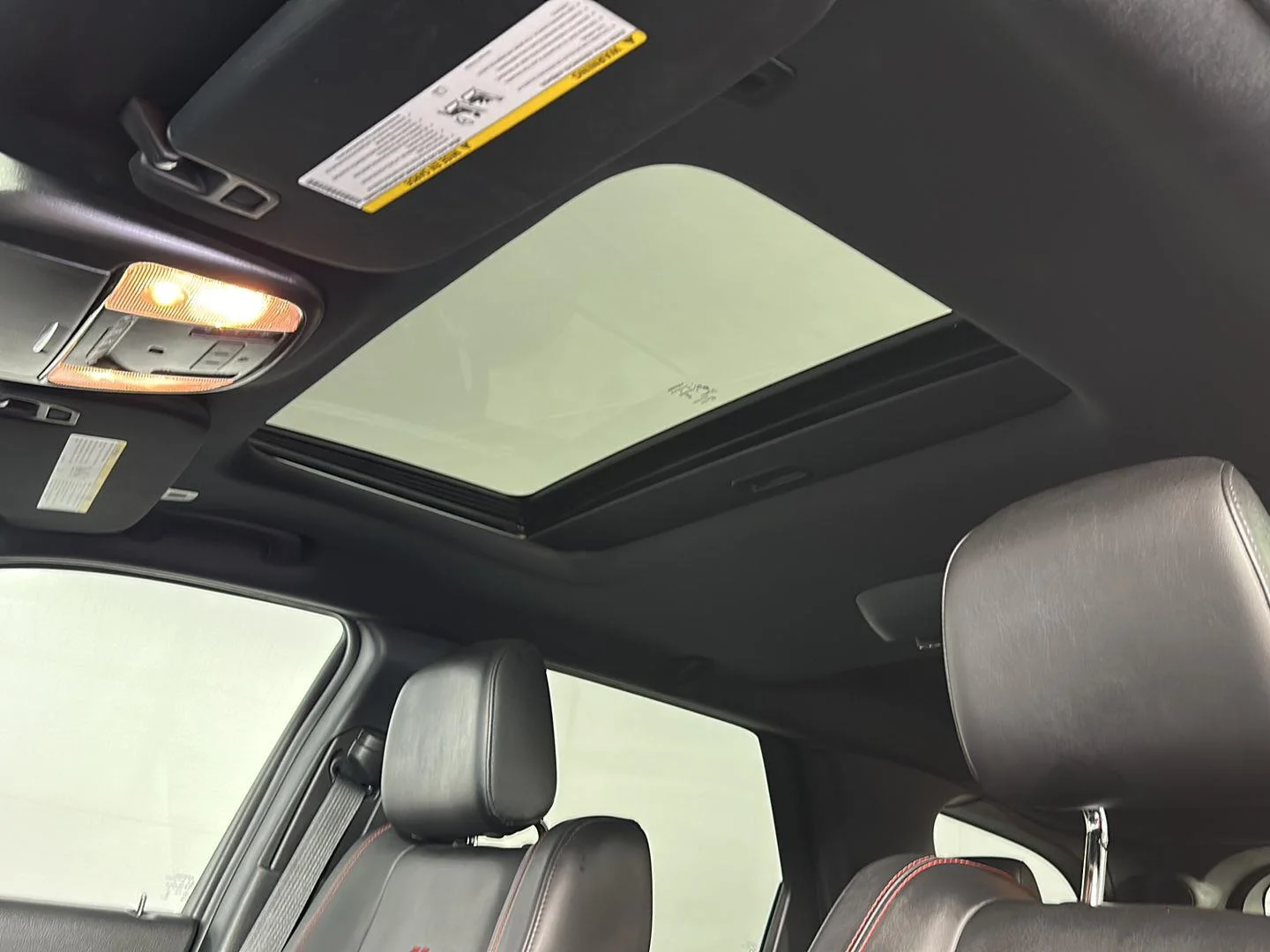 Used 2025 Vapour Grey Dodge R/T image 27