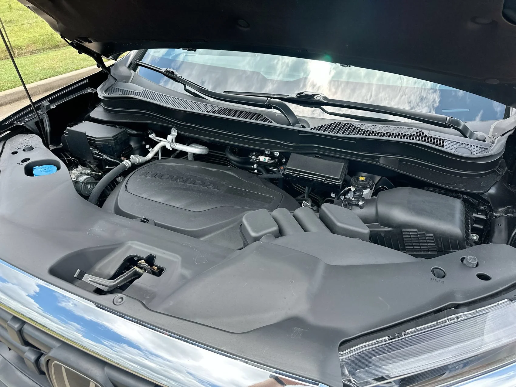 Used 2025 Black Honda RTL image 27