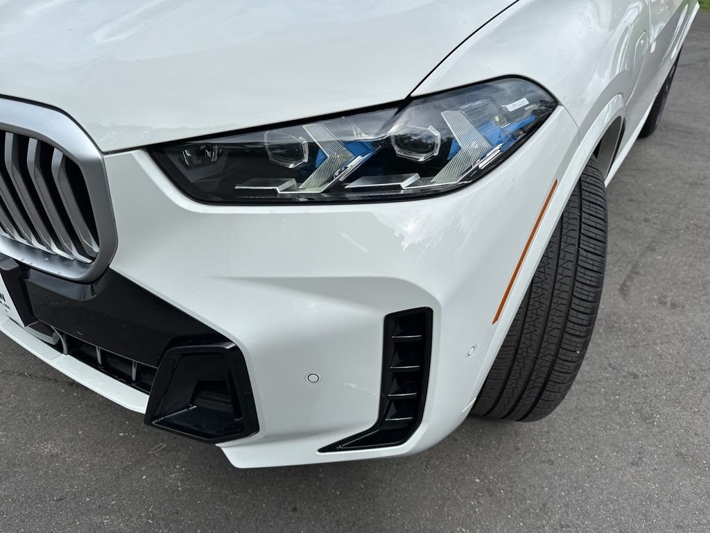 Used 2026 Alpine White BMW xDrive50e image 28