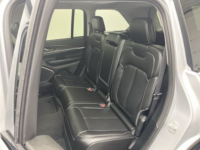 Used 2023 Silver Zynith Jeep 4X4 image 13