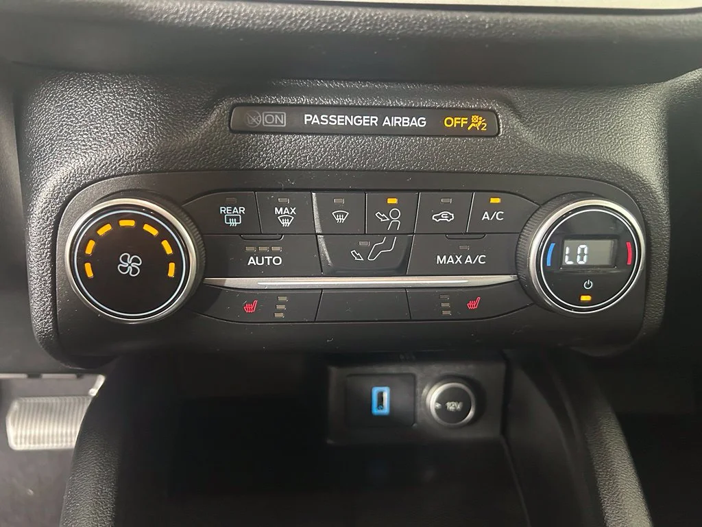 Used 2020 Green Ford SE image 6