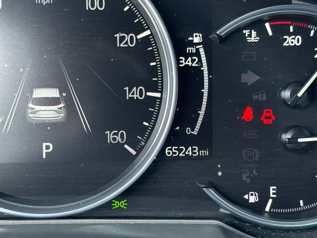 Used 2019 Silver Mazda Signature image 40