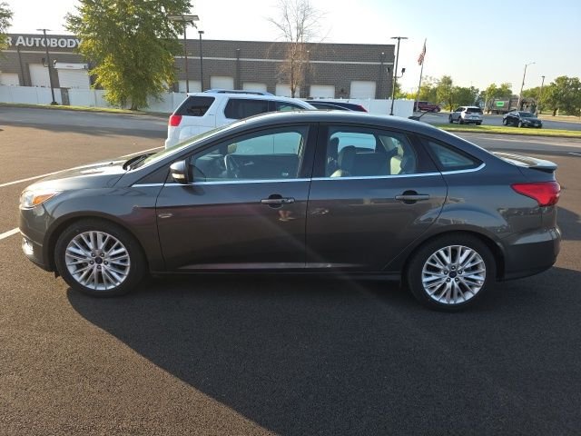 Used 2017 Magnetic Ford Titanium image 2