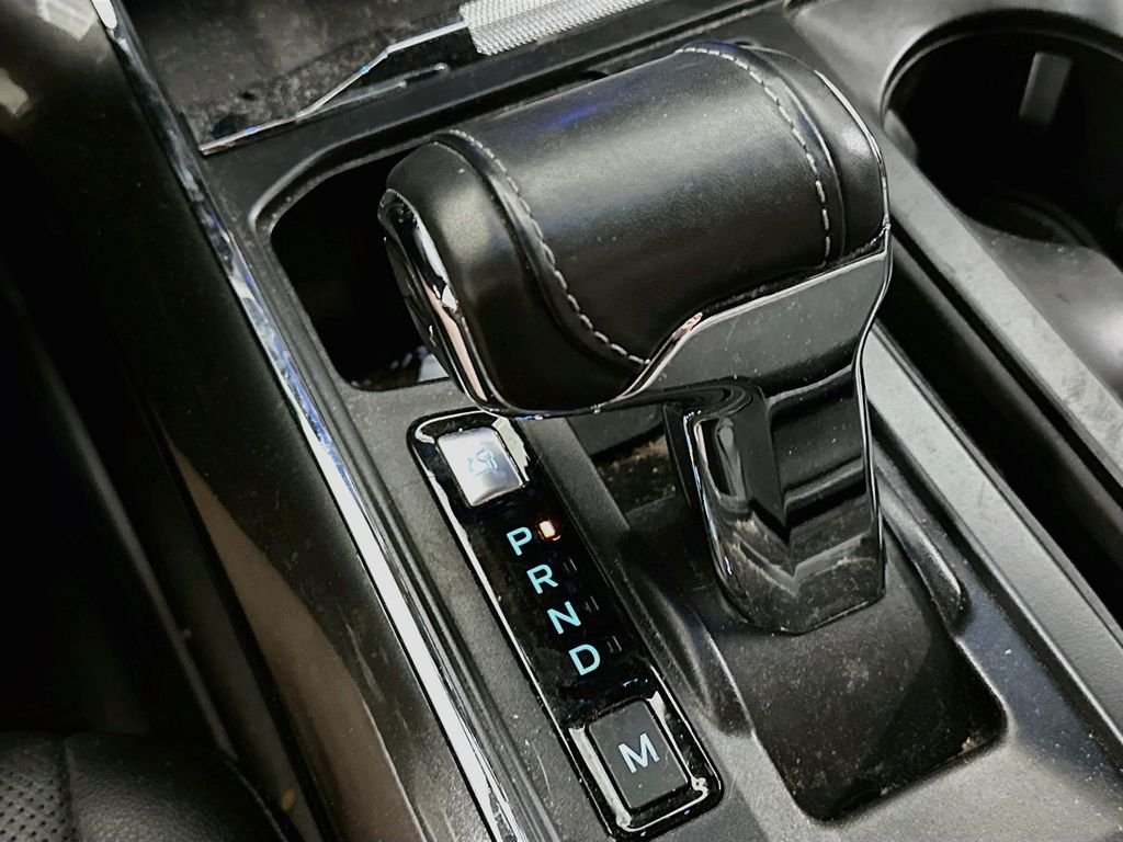 Used 2022 Black Ford Lariat image 18