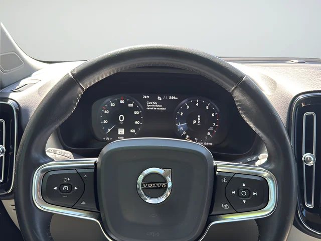 Used 2021 Blue Volvo Momentum image 11