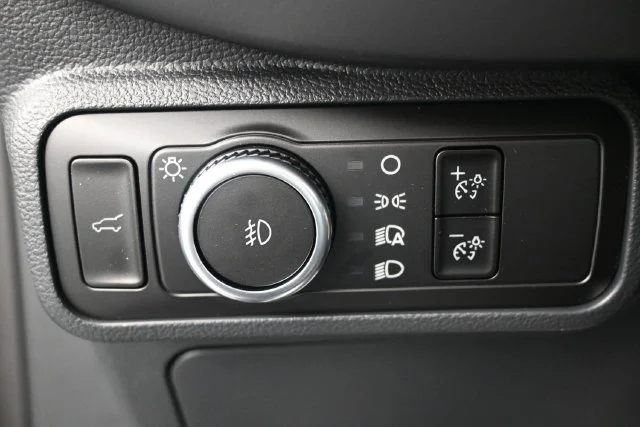 New 2027 Avalanche Gray Ford Active image 8