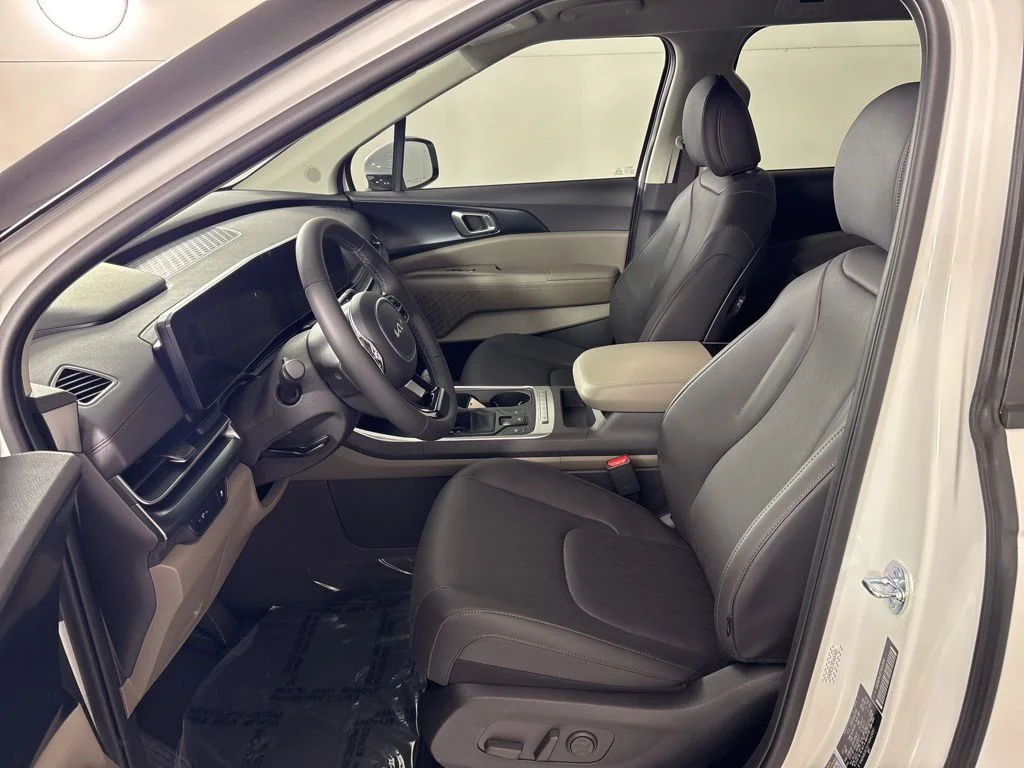 New 2026 White Kia LXS image 23