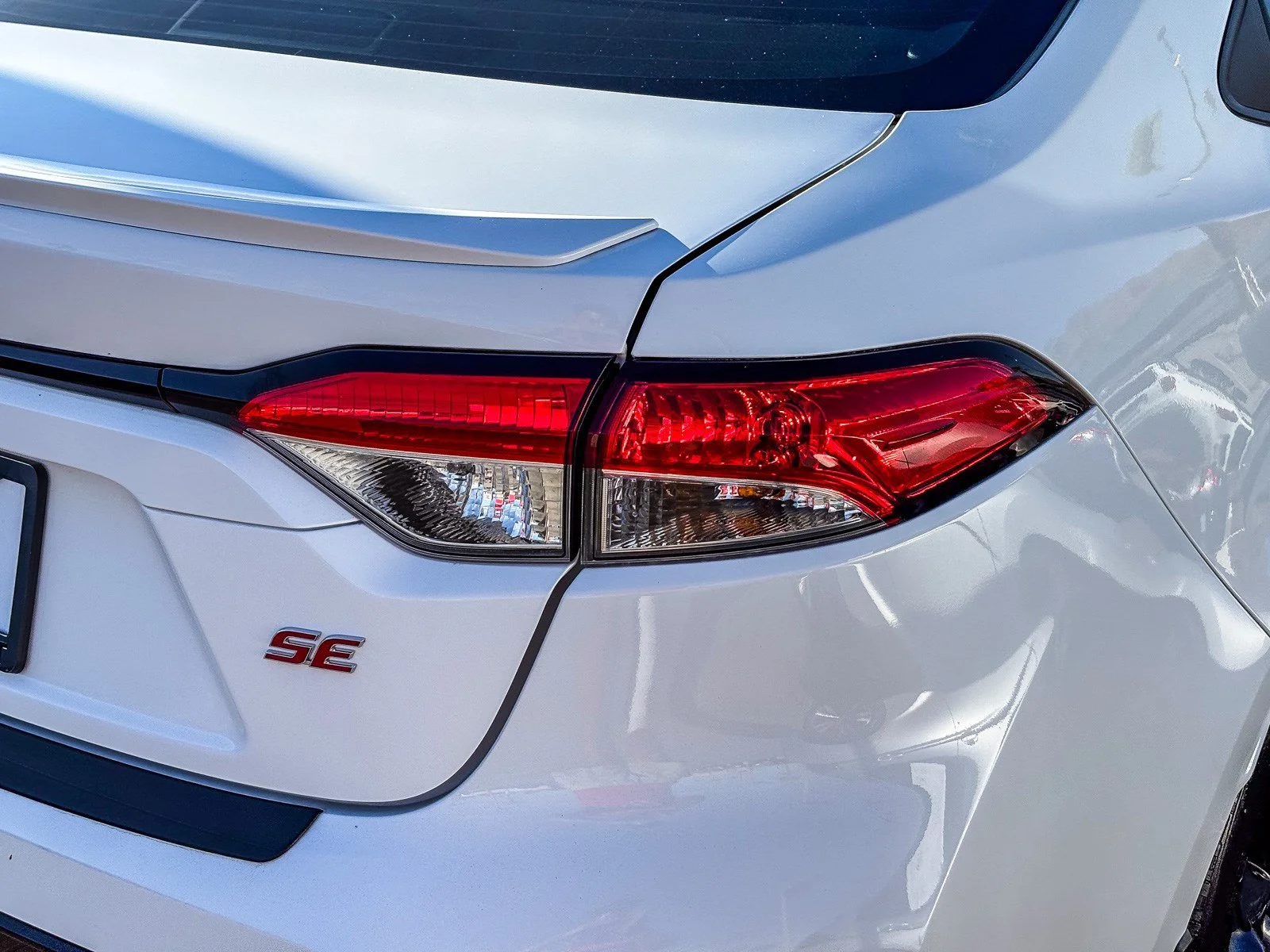 Certified Used 2024 Ice Cap Toyota SE image 7