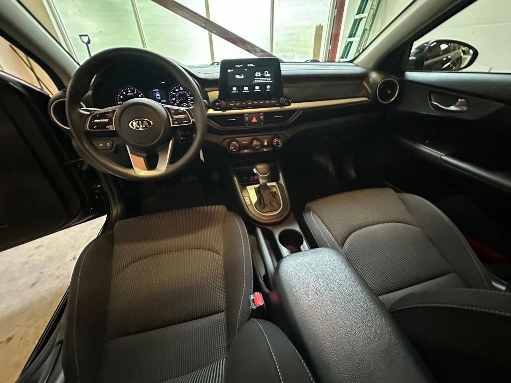 Used 2021 Black Kia LXS image 26