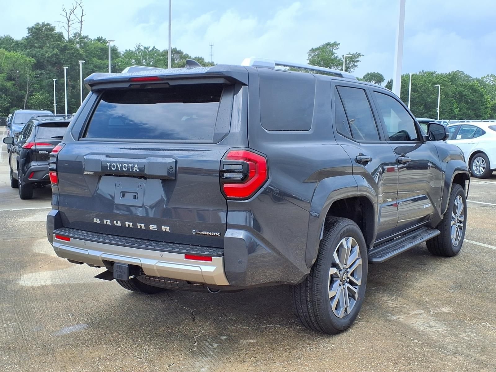 View vehicle photo 6