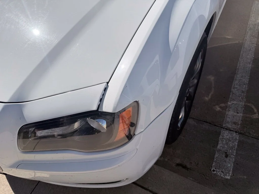 Used 2014 White Chrysler S image 4