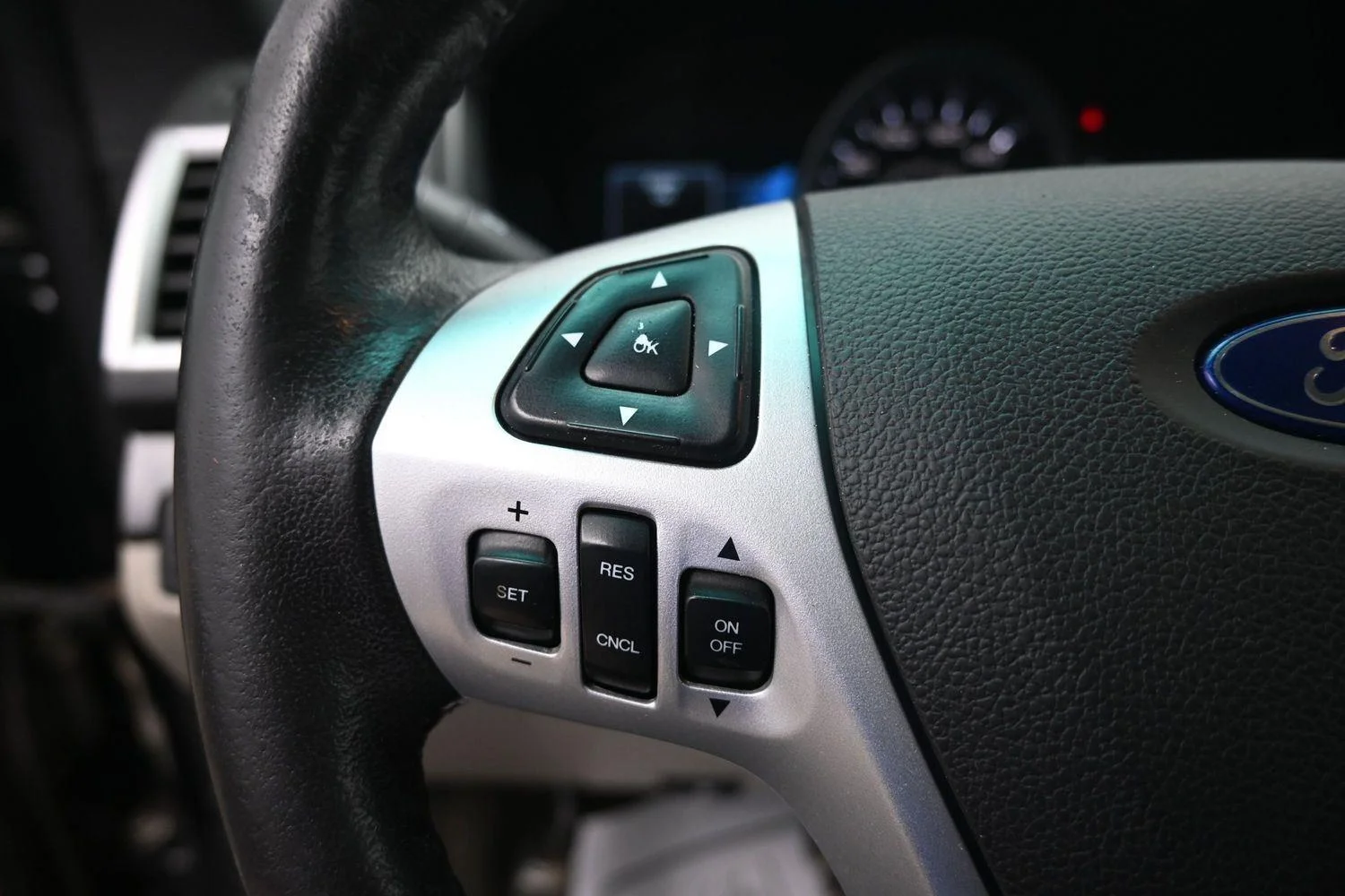 Used 2015 Tuxedo Black Metallic Ford Limited image 22