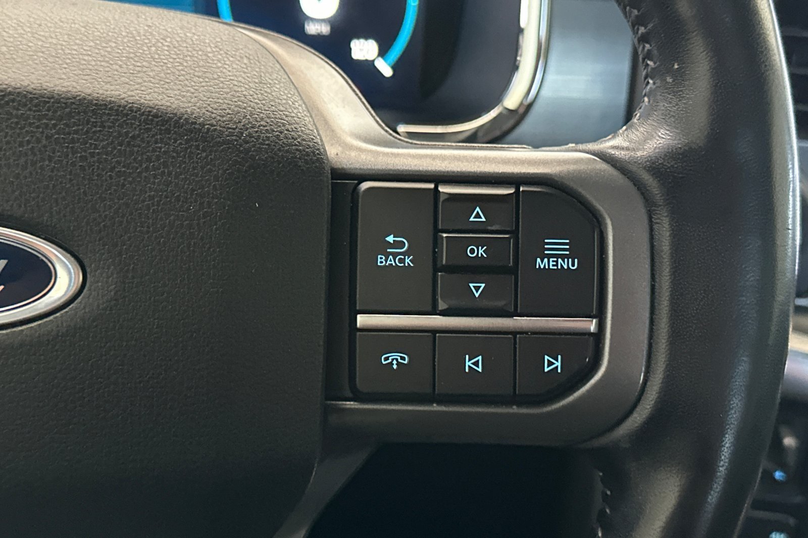 Used 2021 White Ford Lariat image 26