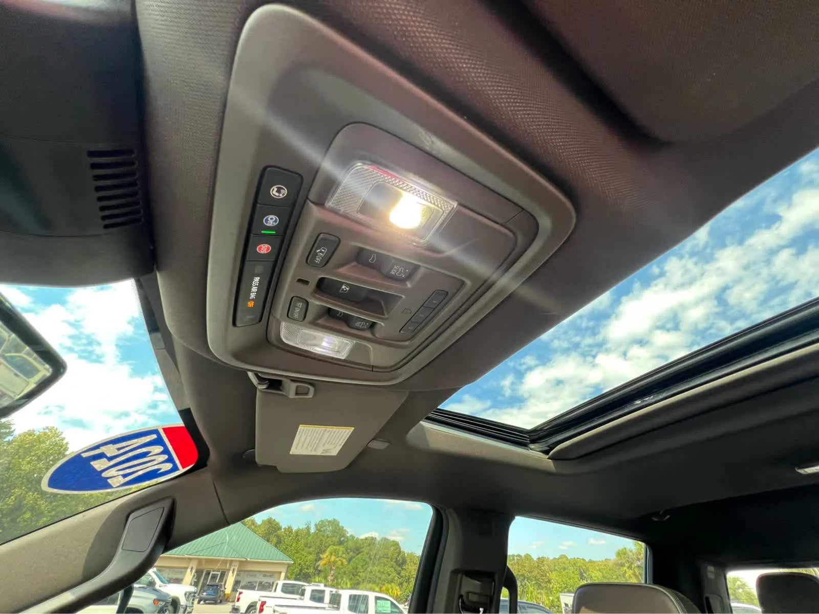 Used 2024 Onyx Black GMC Denali image 10
