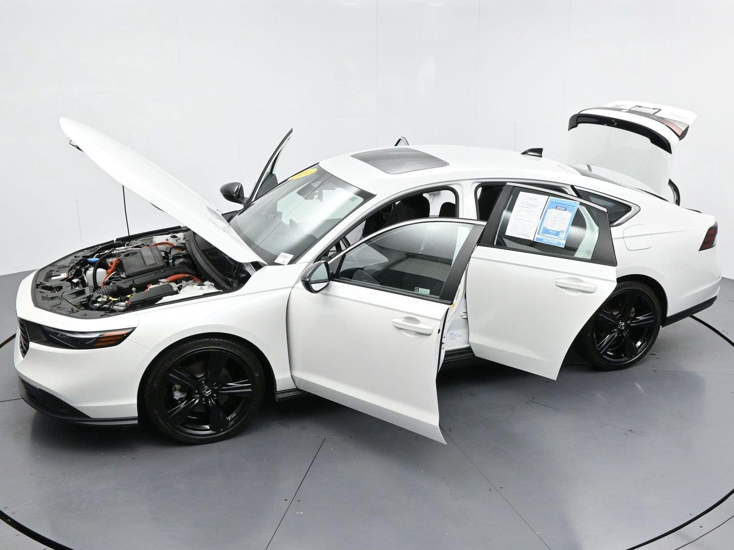 Used 2024 Platinum White Pearl Honda Sport image 41