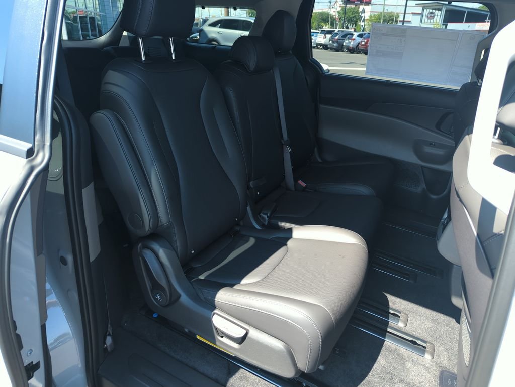New 2026 Ceramic Silver Kia EX image 31
