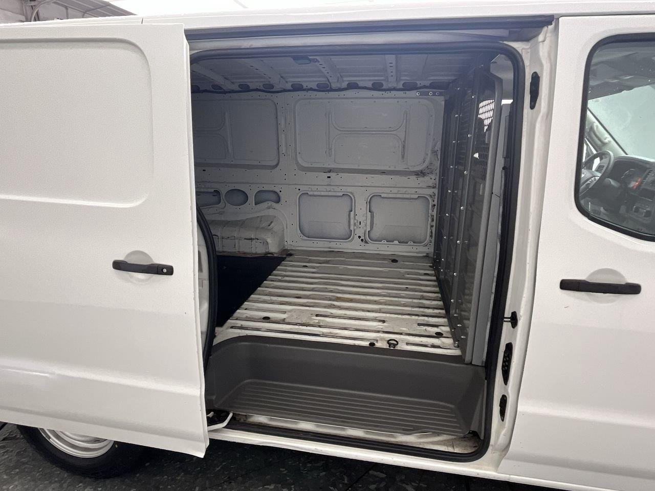Used 2017 Glacier White Nissan S image 20