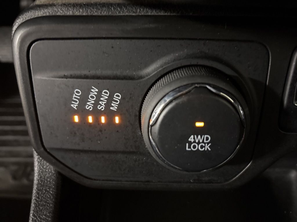 Used 2019 White Jeep Sport image 20