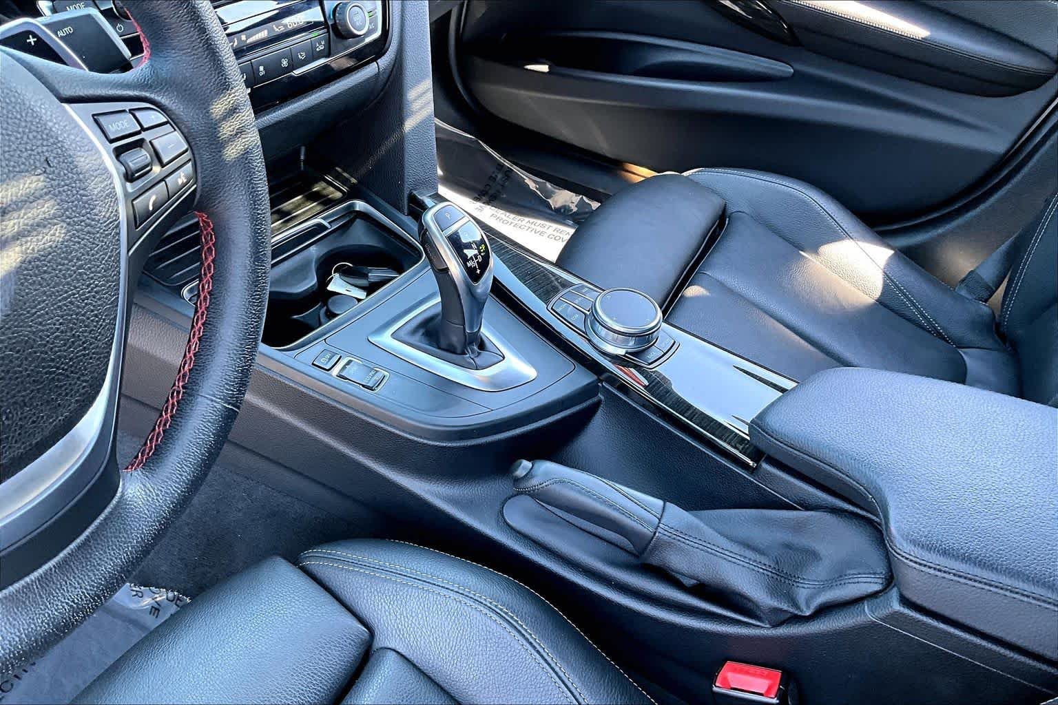 Used 2018 Alpine White BMW 330i image 16