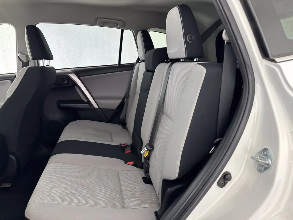 Used 2018 White Toyota LE image 45