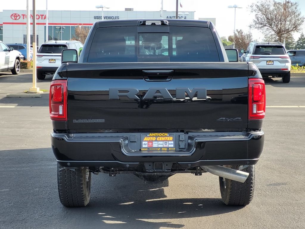 New 2026 Diamond Black Crystal Pearl-Coat Exterior Paint RAM Laramie image 4