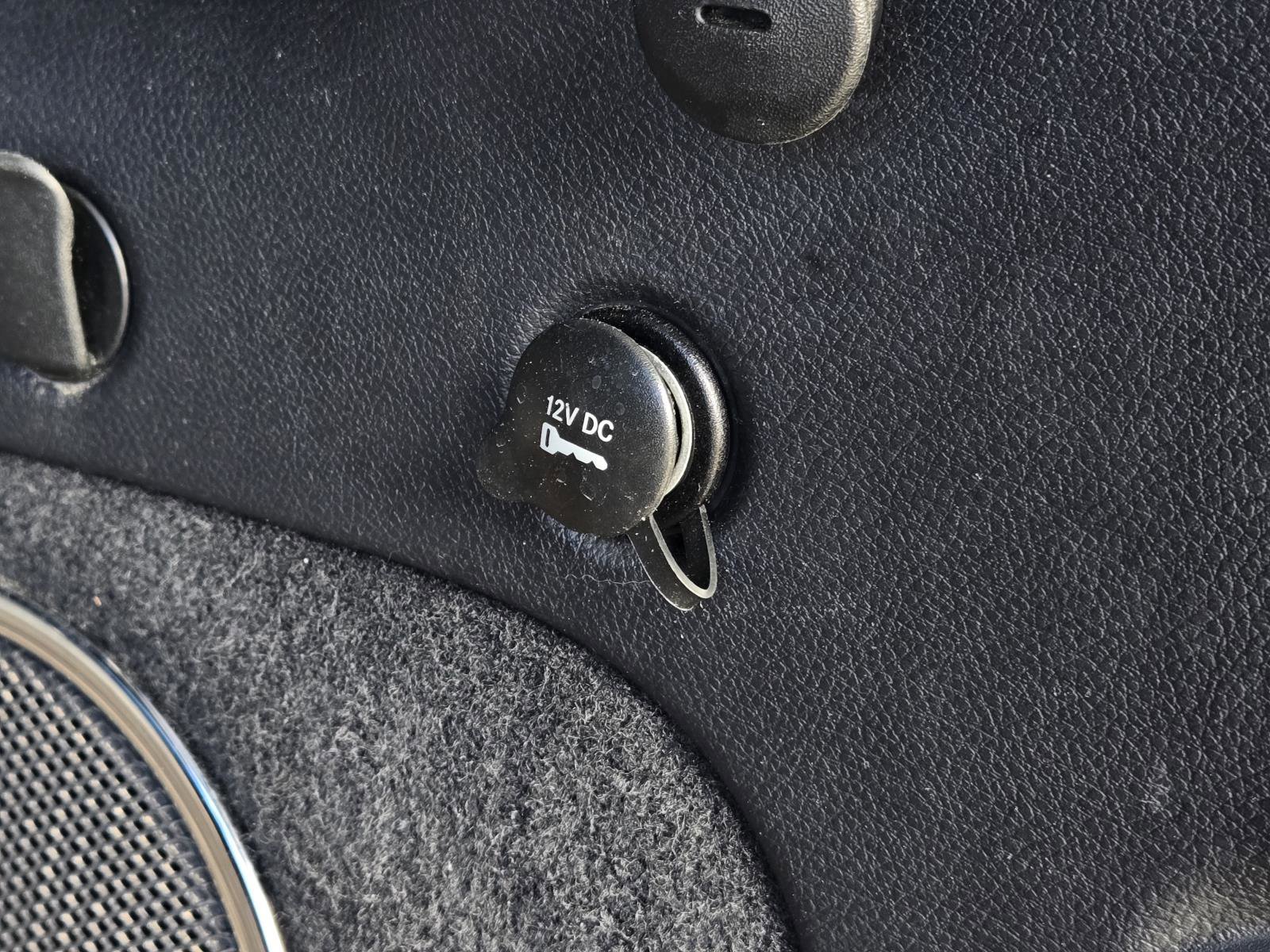 Used 2017 Ivory 3-Coat Jeep Overland image 14