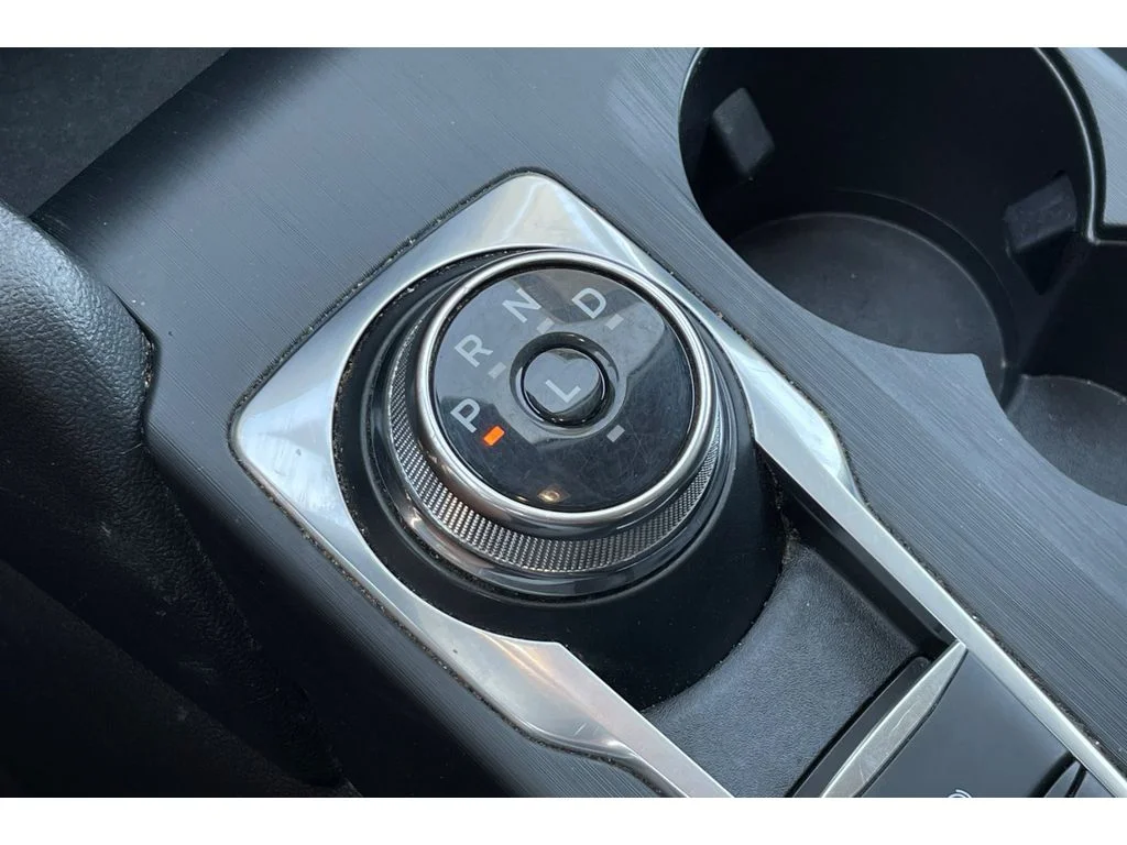 Used 2022 ICONIC SILVER Ford SE image 32
