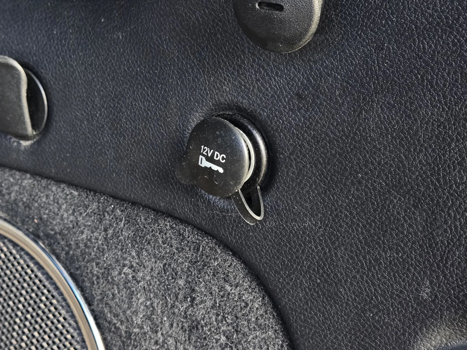 Used 2017 Ivory 3-Coat Jeep Overland image 14