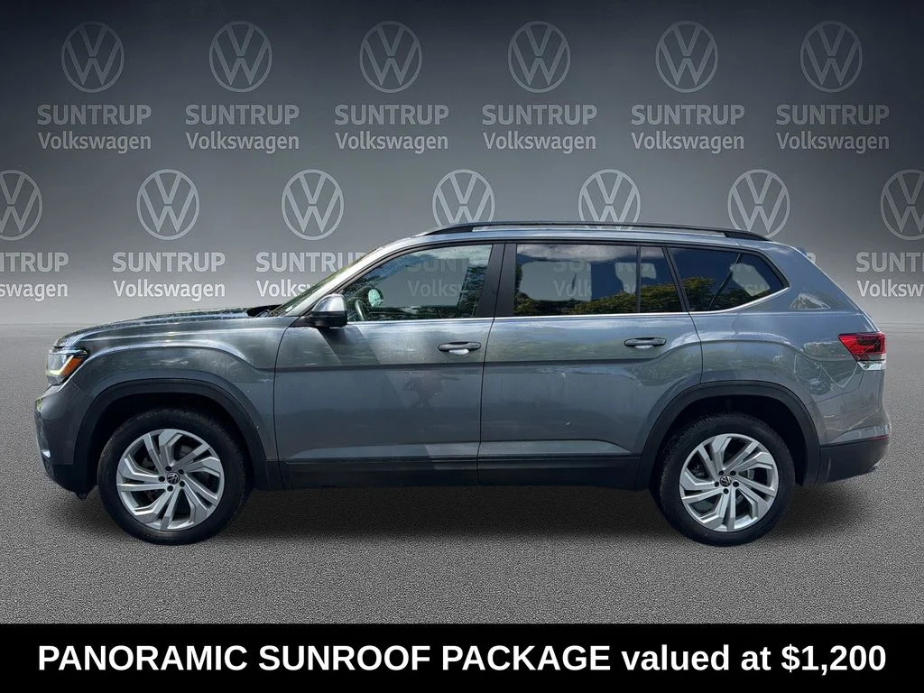 Used 2023 Gray Volkswagen 2.0T SE w/Technology image 2