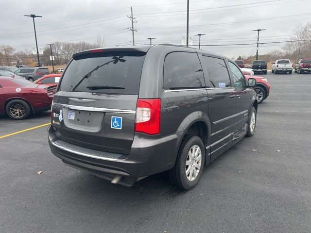 Used 2016 Gray Chrysler Touring image 4
