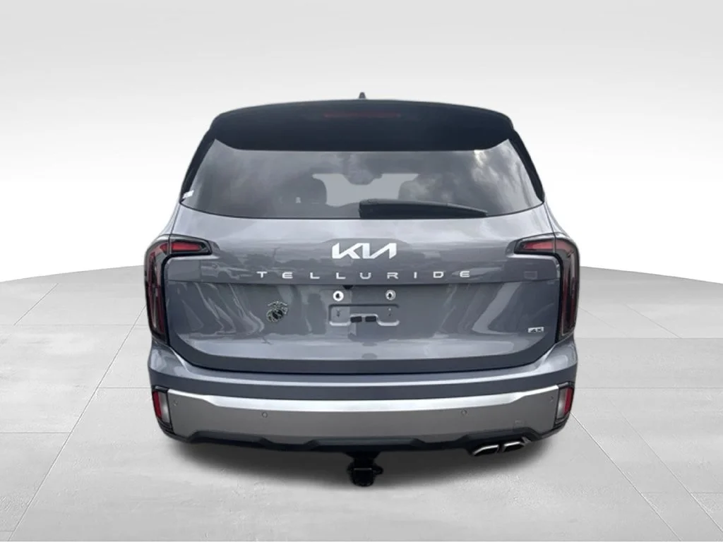 Certified Used 2023 Silver Kia SX-Prestige image 4