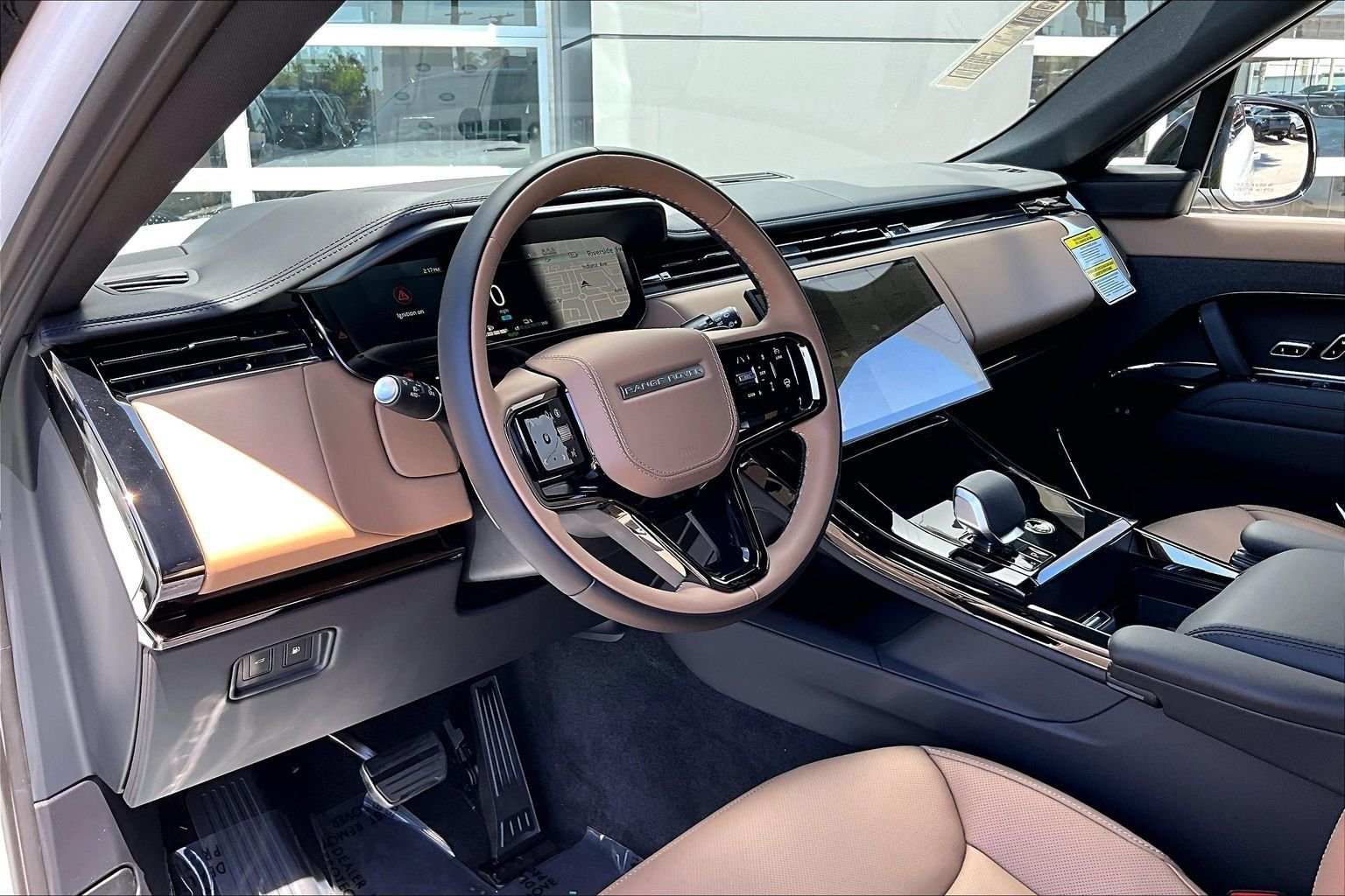 New 2026 Fuji White LAND ROVER Dynamic SE image 6