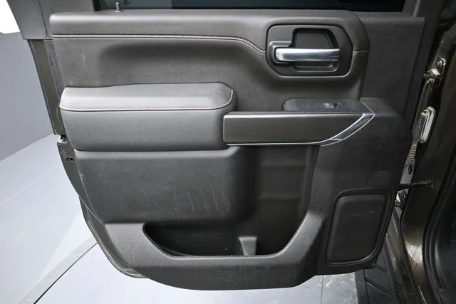 Used 2023 Green GMC AT4 image 30